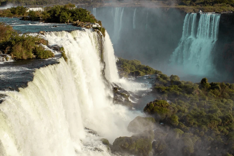 Cataratas (Lado Brasileiro) e Usina de Itaipu